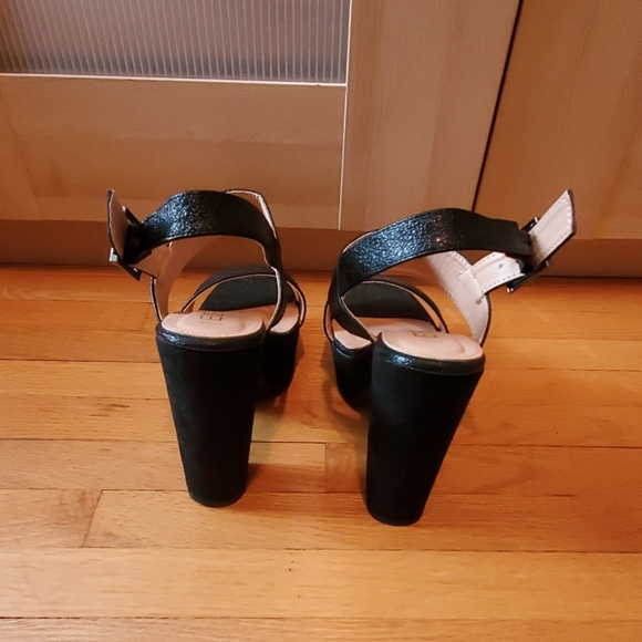 NWOT Black Heels - Picture 8 of 8